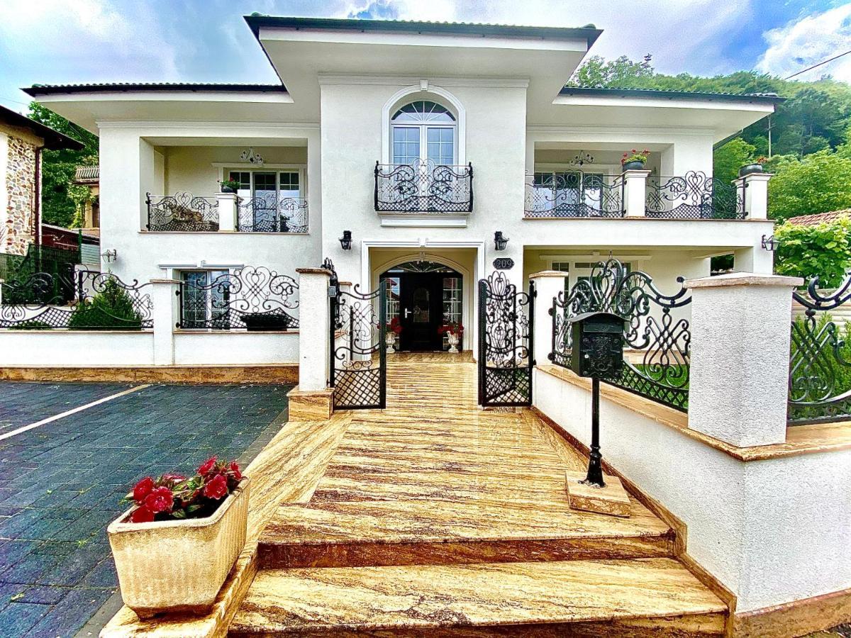 Sarada Boutique Luxury Apartment Deva Exterior foto