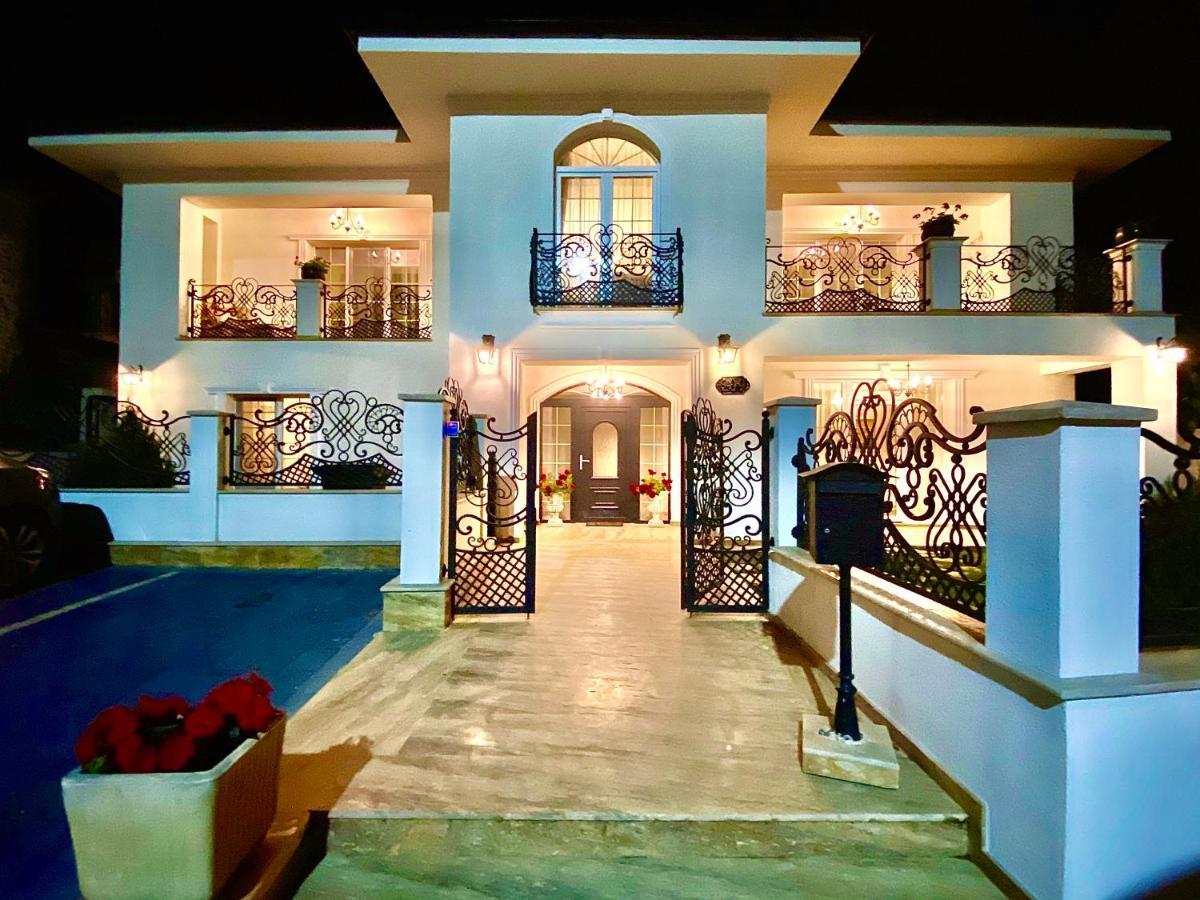 Sarada Boutique Luxury Apartment Deva Exterior foto