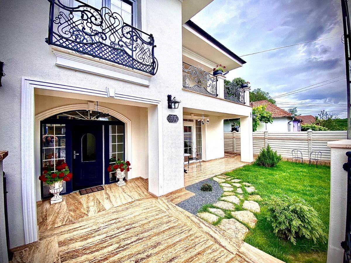 Sarada Boutique Luxury Apartment Deva Exterior foto